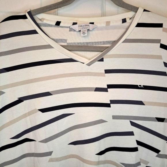 Calvin Klein Neutral Abstract Striped V-Neck Tee Size XL - Picture 3 of 5